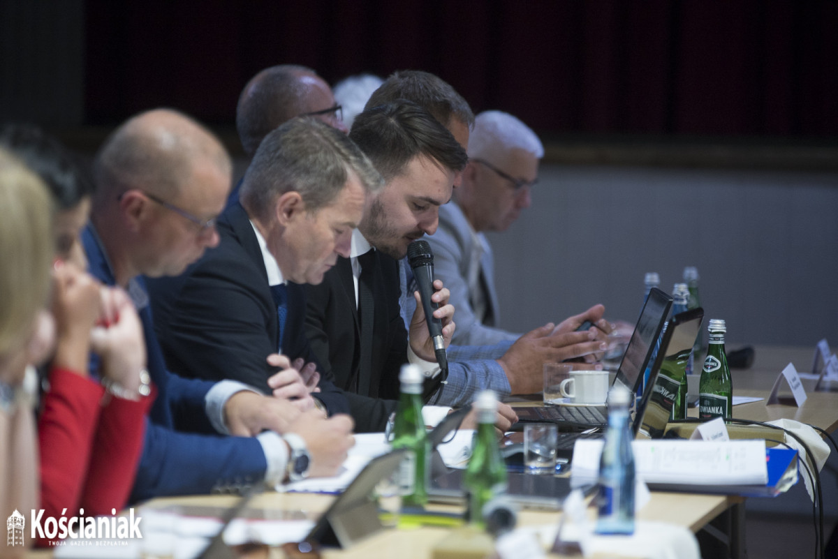 Wotum zaufania i absolutorium dla burmistrza [ZDJĘCIA]