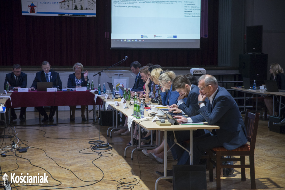 Wotum zaufania i absolutorium dla burmistrza [ZDJĘCIA]