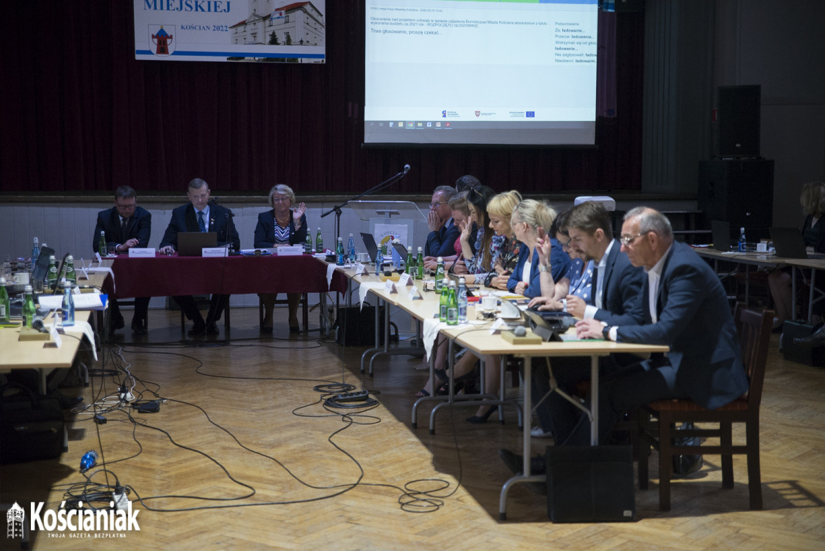 Wotum zaufania i absolutorium dla burmistrza [ZDJĘCIA]