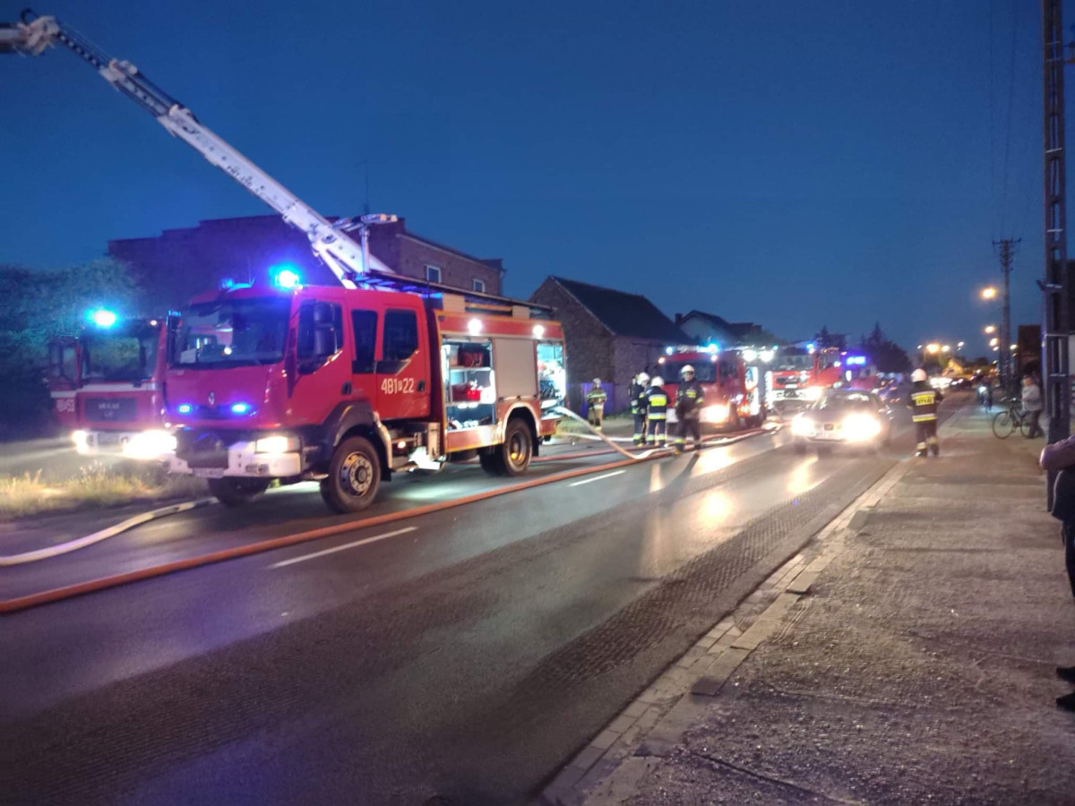 Pożar niezamieszkałego domu w Kiełczewie [ZDJĘCIA]