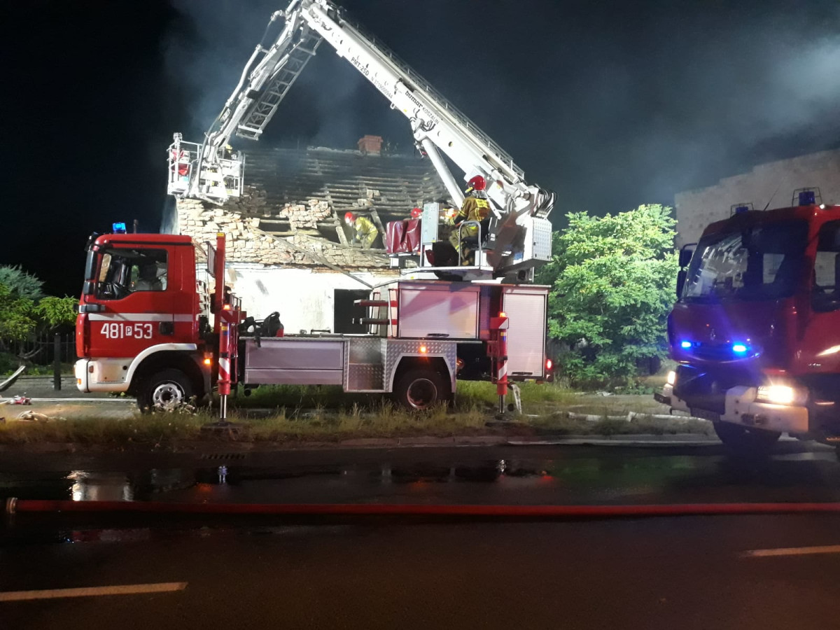 Pożar niezamieszkałego domu w Kiełczewie [ZDJĘCIA]