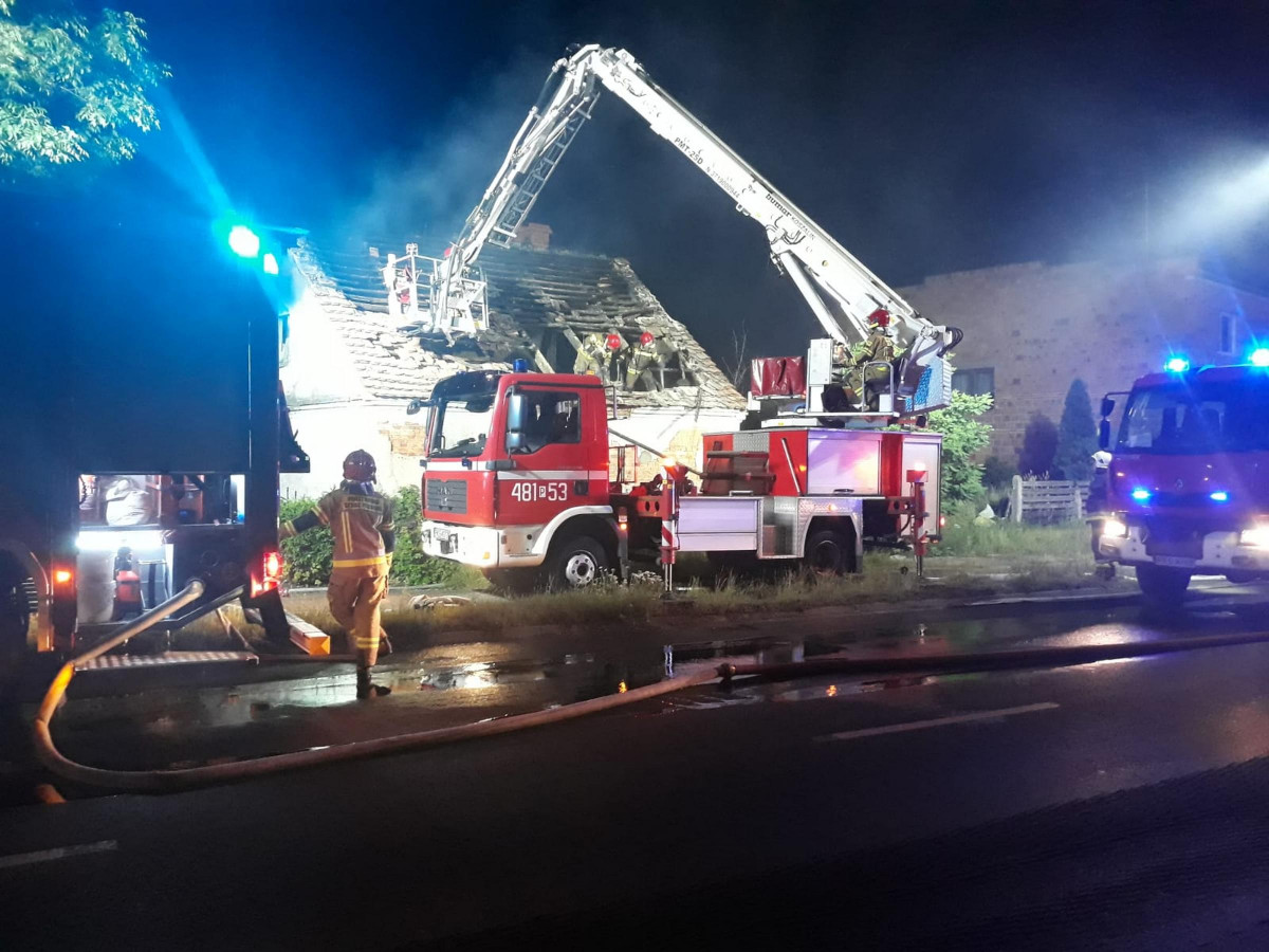 Pożar niezamieszkałego domu w Kiełczewie [ZDJĘCIA]