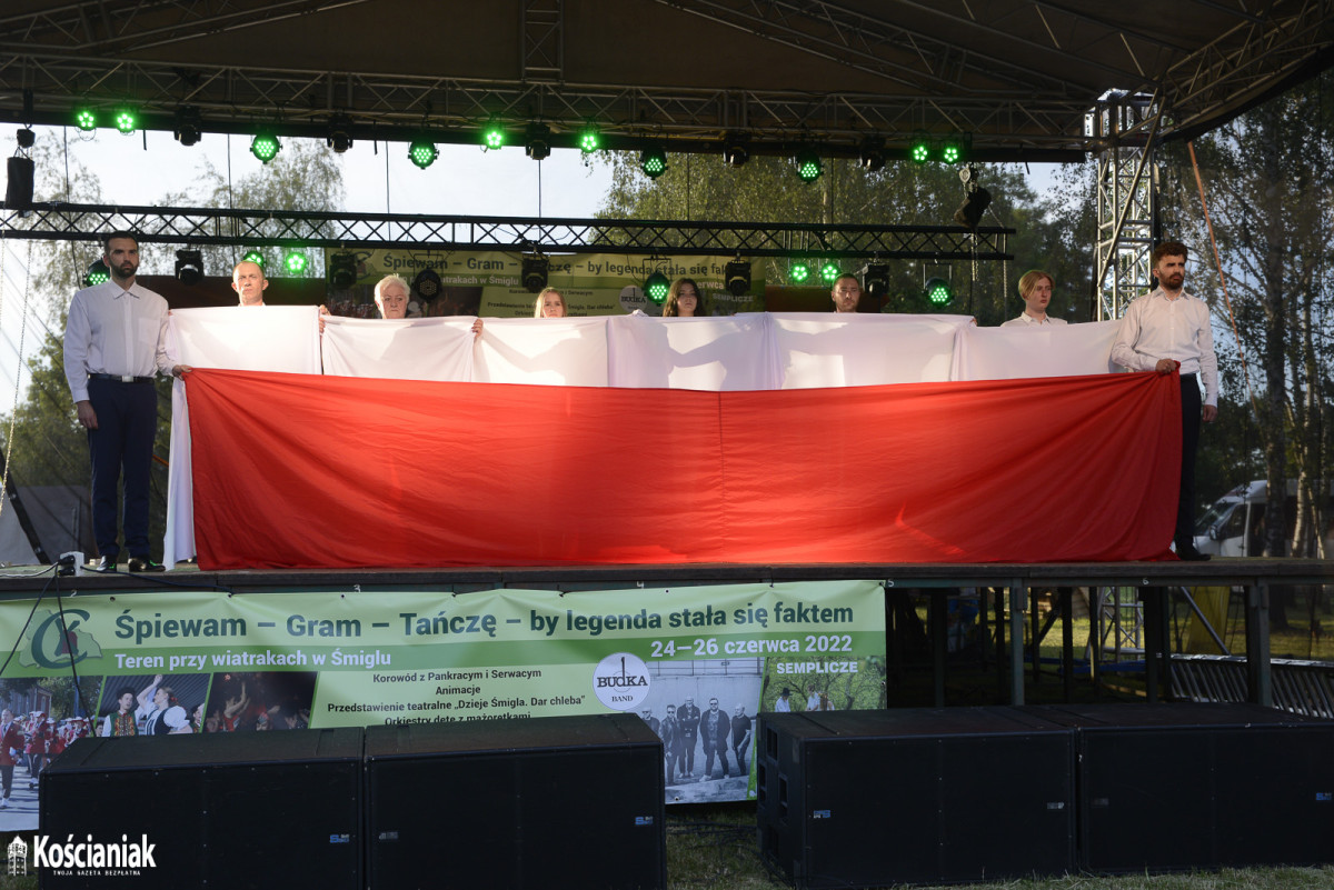 Spektakl o dziejach Śmigla przy wiatrakach [ZDJĘCIA]