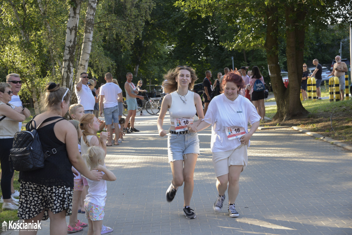 Romantyczny Bieg Parami w Nowym Dębcu [ZDJĘCIA]