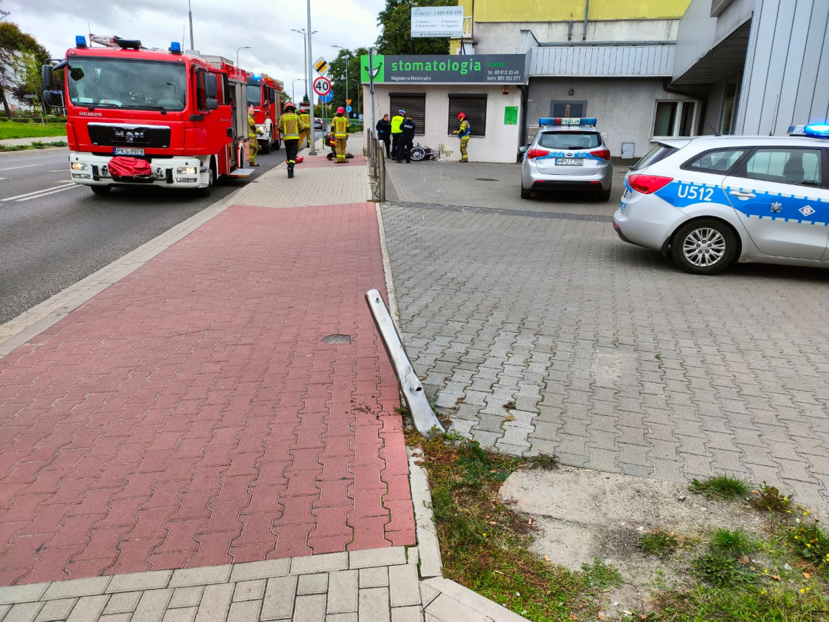 Motocyklista uderzył w budynek na Młyńskiej [ZDJĘCIA]