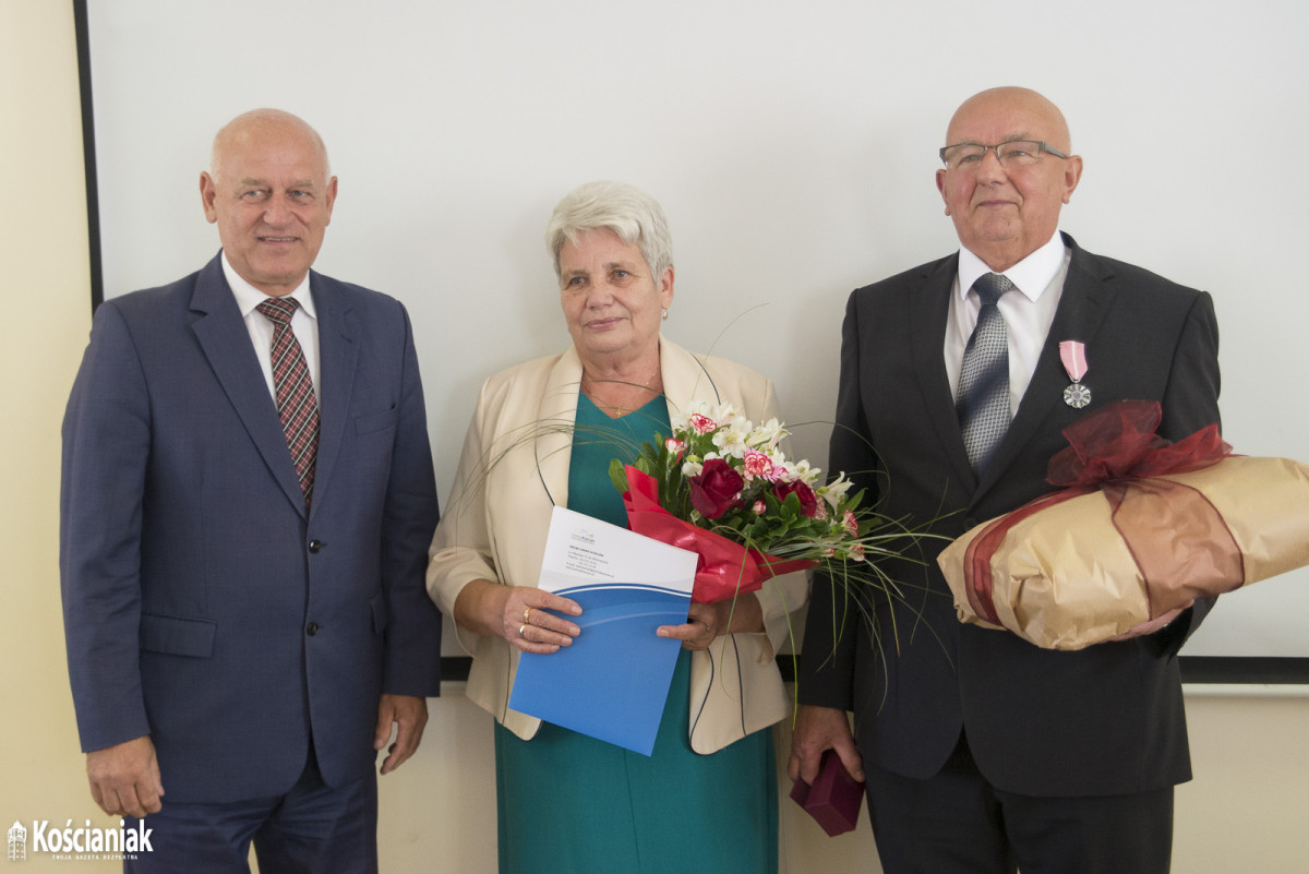 Medale od wójta za długoletnie pożycie małżeńskie [ZDJĘCIA]