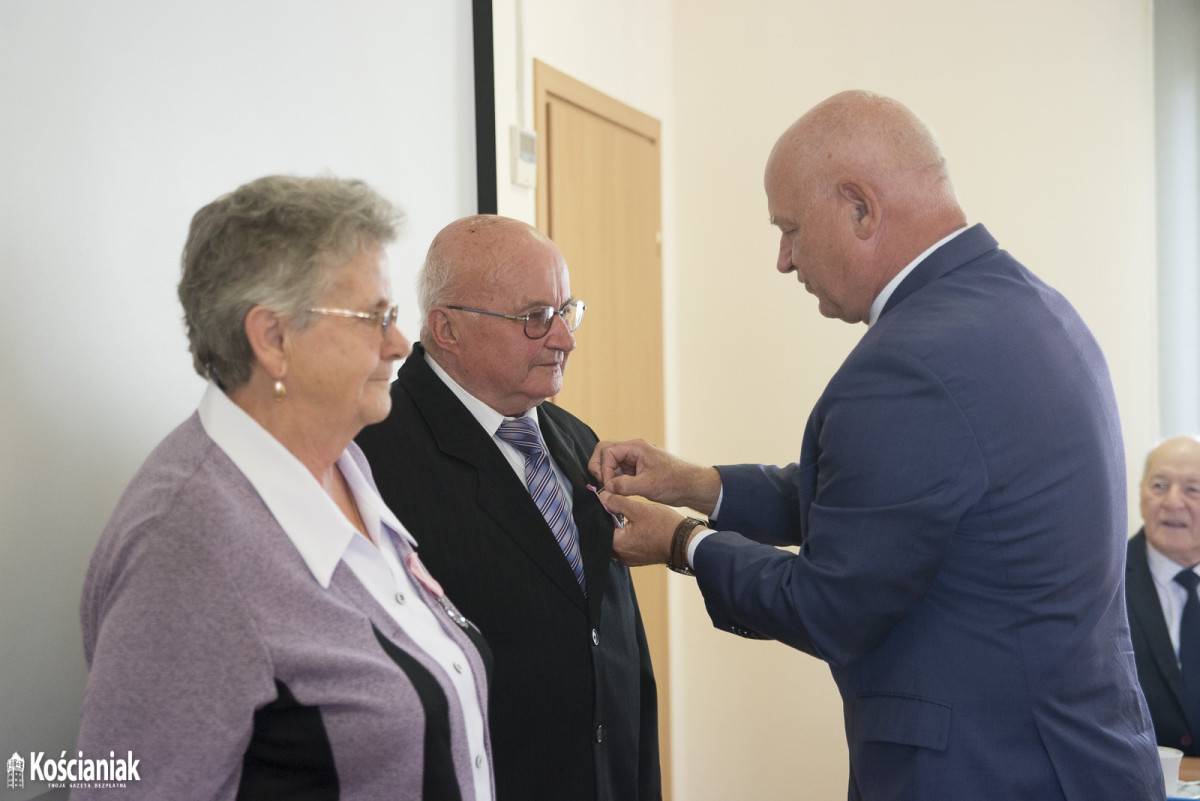Medale od wójta za długoletnie pożycie małżeńskie [ZDJĘCIA]