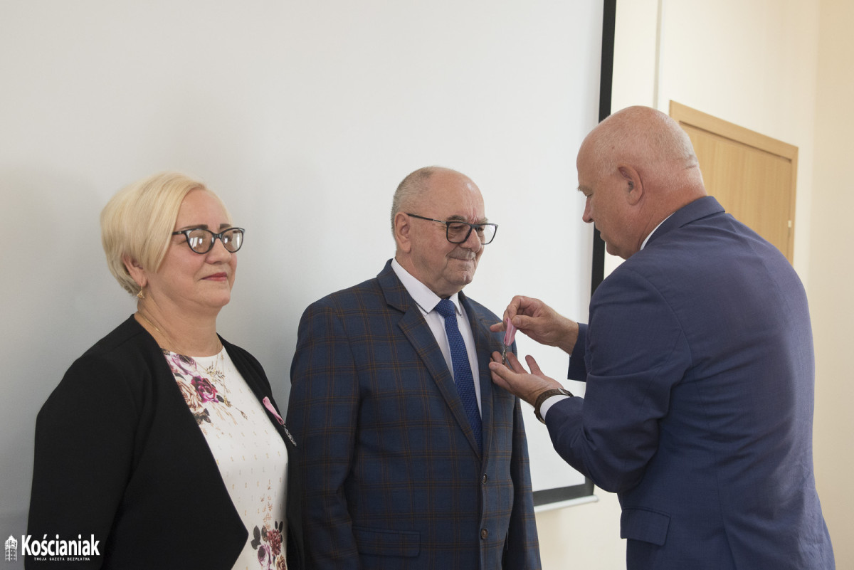 Medale od wójta za długoletnie pożycie małżeńskie [ZDJĘCIA]