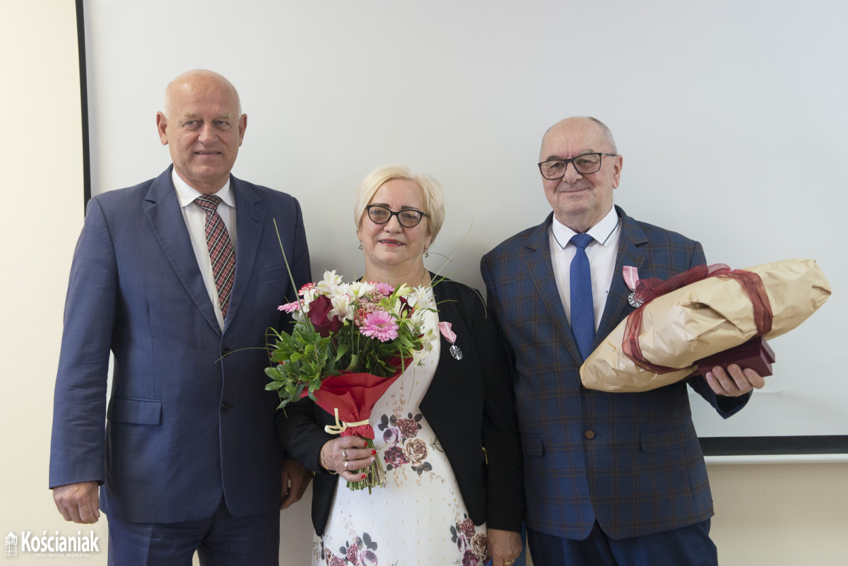 Medale od wójta za długoletnie pożycie małżeńskie [ZDJĘCIA]