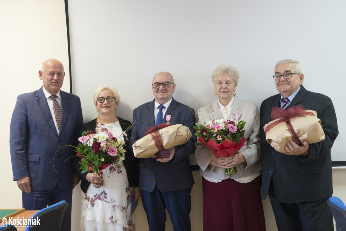 Medale od wójta za długoletnie pożycie małżeńskie [ZDJĘCIA]