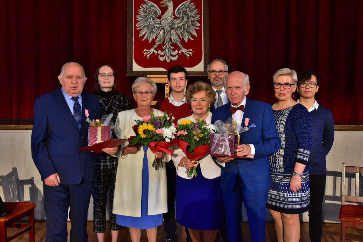 Burmistrz wręczył medale parom małżeńskim [ZDJĘCIA]