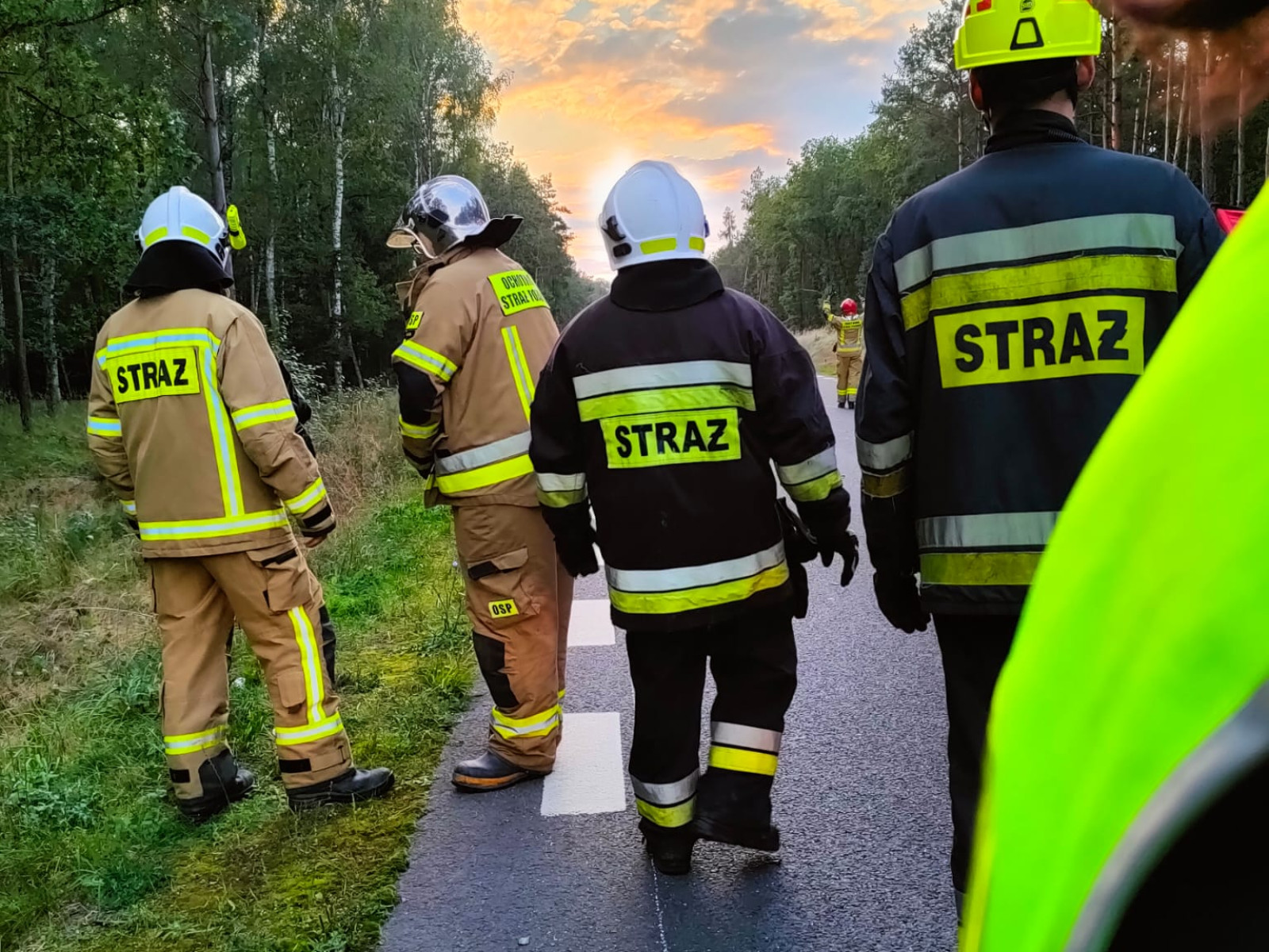 Czołowe zderzenie, cztery osoby ranne [ZDJĘCIA]