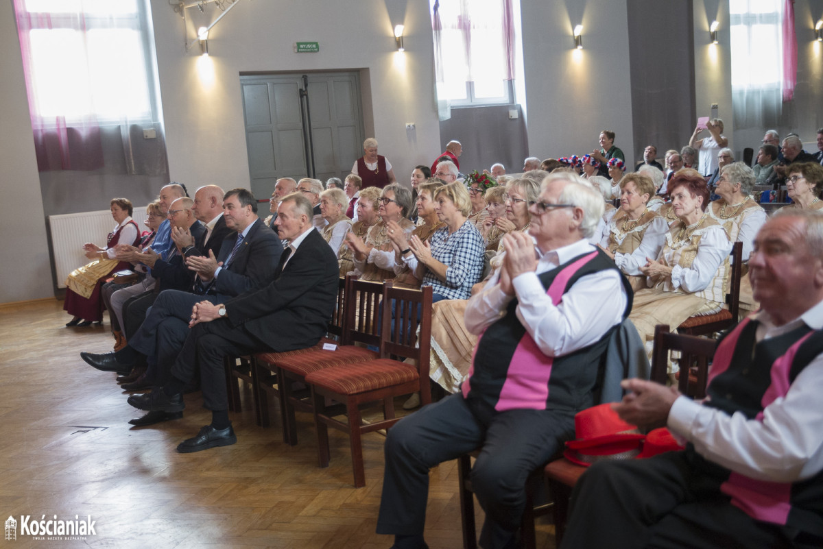 Przegląd zespołów ludowych w KOK [ZDJĘCIA]