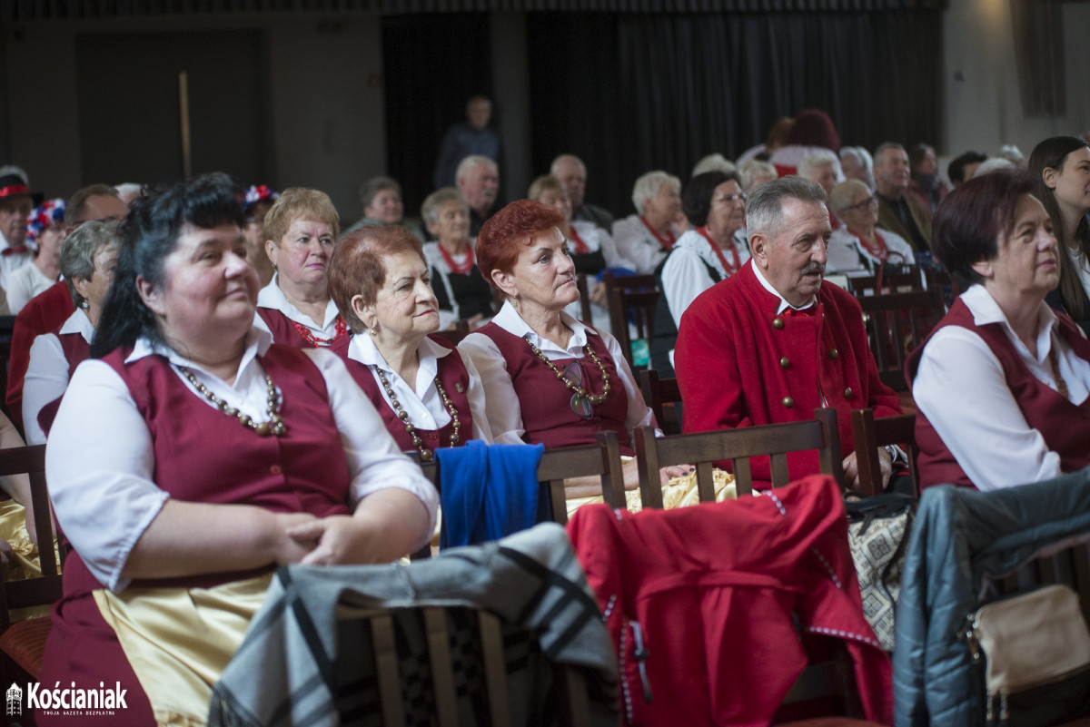 Przegląd zespołów ludowych w KOK [ZDJĘCIA]