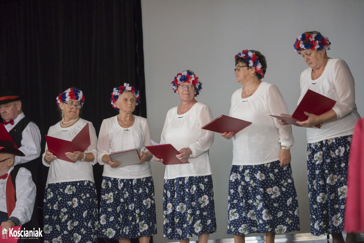 Przegląd zespołów ludowych w KOK [ZDJĘCIA]