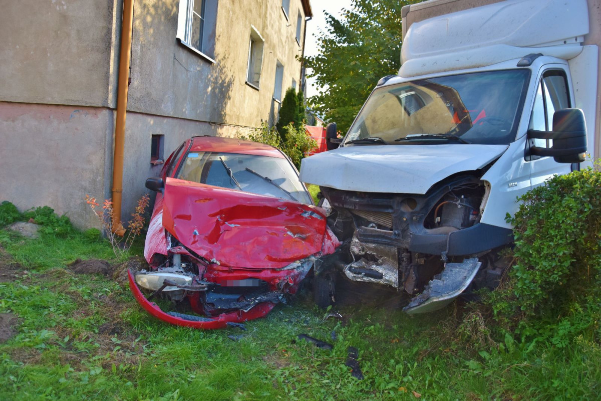 Poważne zderzenie trzech aut w Bonikowie [ZDJĘCIA]