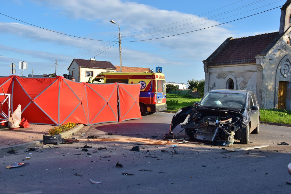 Poważne zderzenie trzech aut w Bonikowie [ZDJĘCIA]
