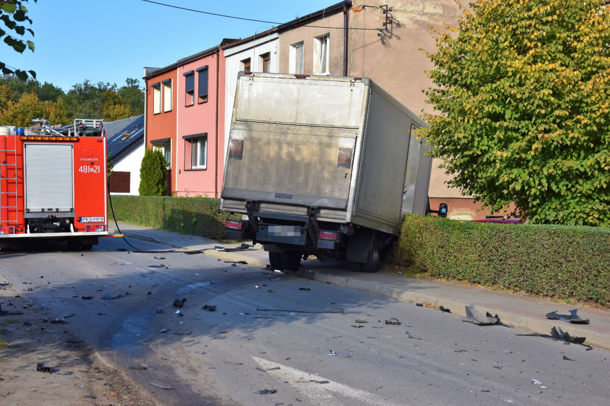 Poważne zderzenie trzech aut w Bonikowie [ZDJĘCIA]