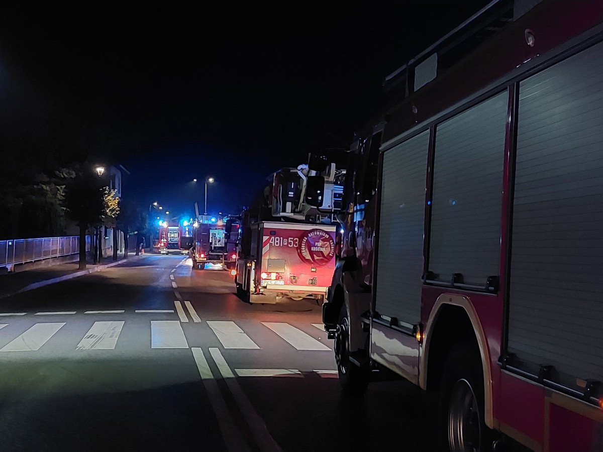 Palił się budynek gospodarczy w Krzywiniu [ZDJĘCIA]