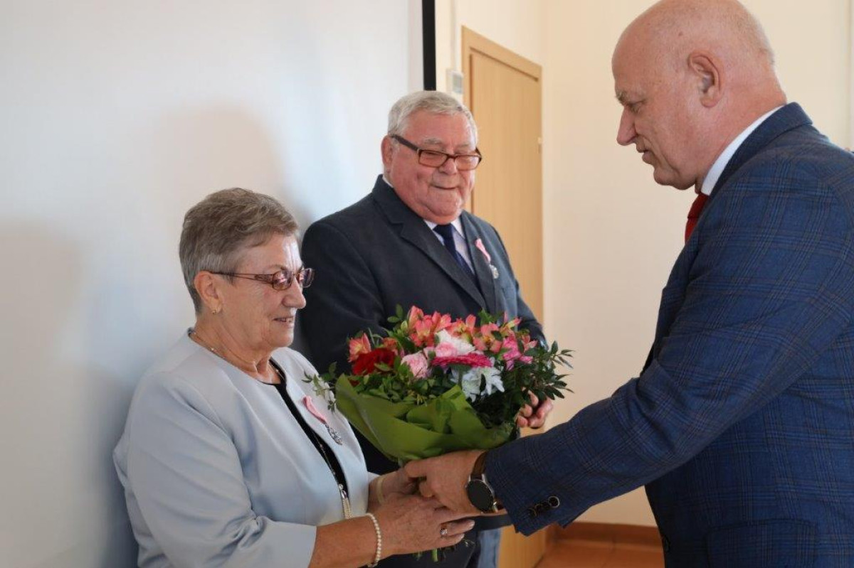 Medale dla dwóch par z gminy i miasta Kościan [ZDJĘCIA]