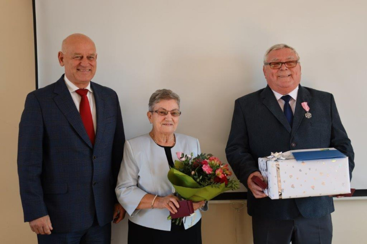 Medale dla dwóch par z gminy i miasta Kościan [ZDJĘCIA]