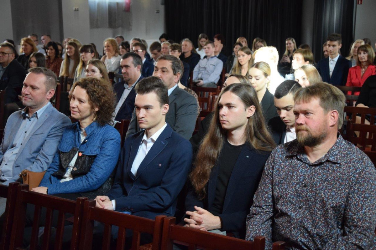 Stypendia dla zdolnych od powiatu