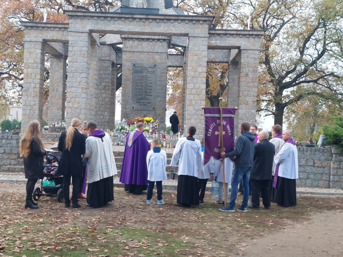 Procesja i koncert w Dniu Wszystkich Świętych [ZDJĘCIA]