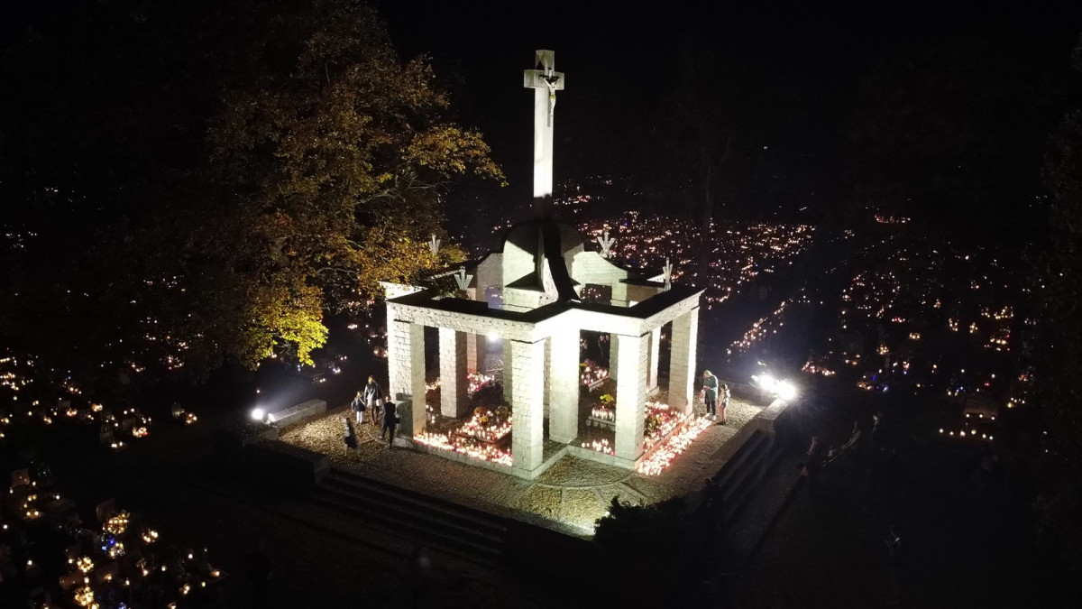 Procesja i koncert w Dniu Wszystkich Świętych [ZDJĘCIA]