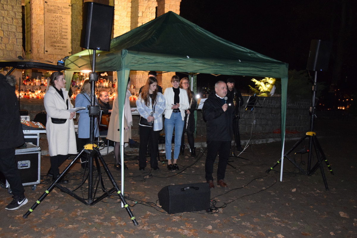 Procesja i koncert w Dniu Wszystkich Świętych [ZDJĘCIA]