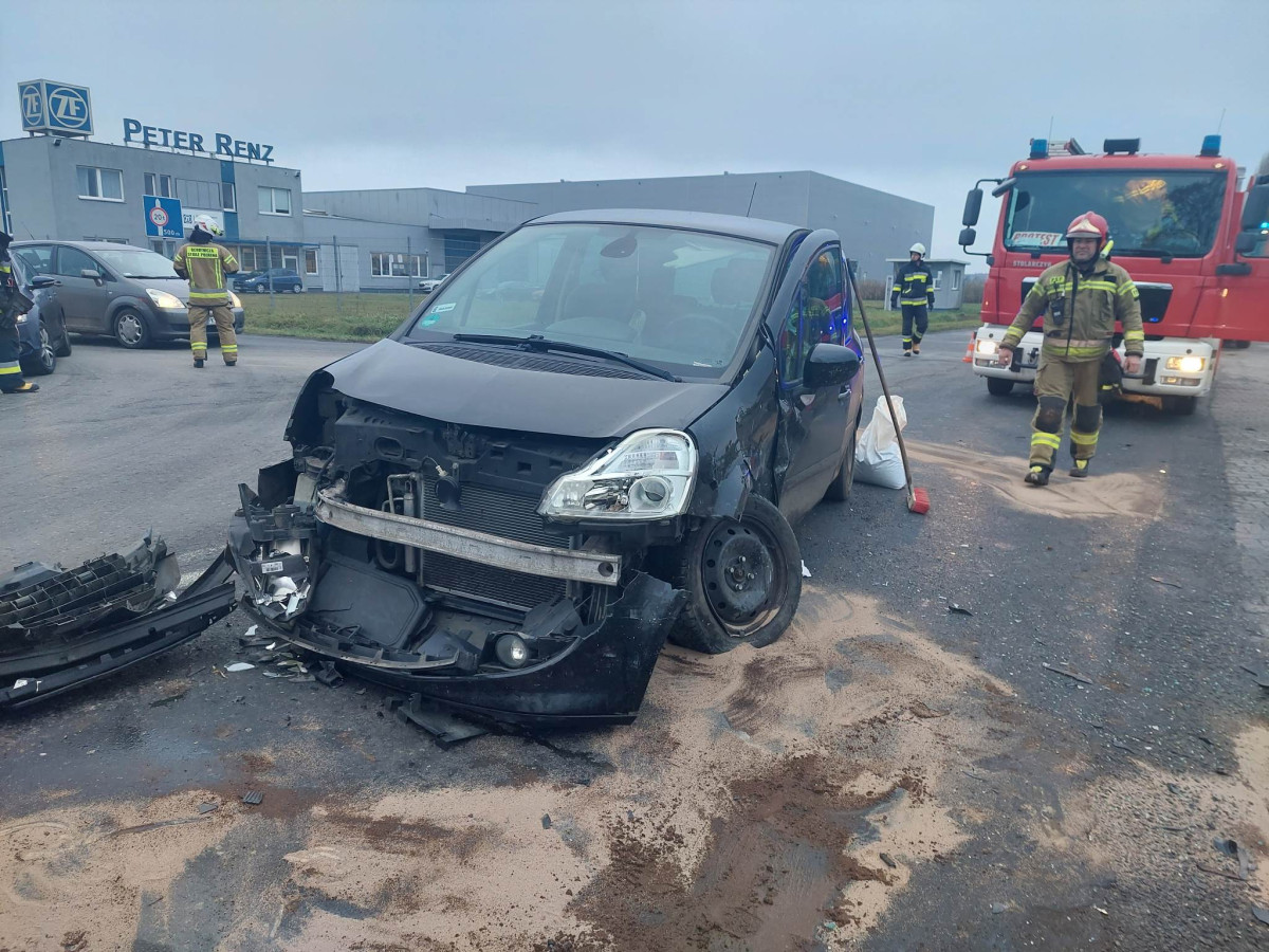 Zderzenie trzech aut w pobliżu drogi na Pianowo [ZDJĘCIA]