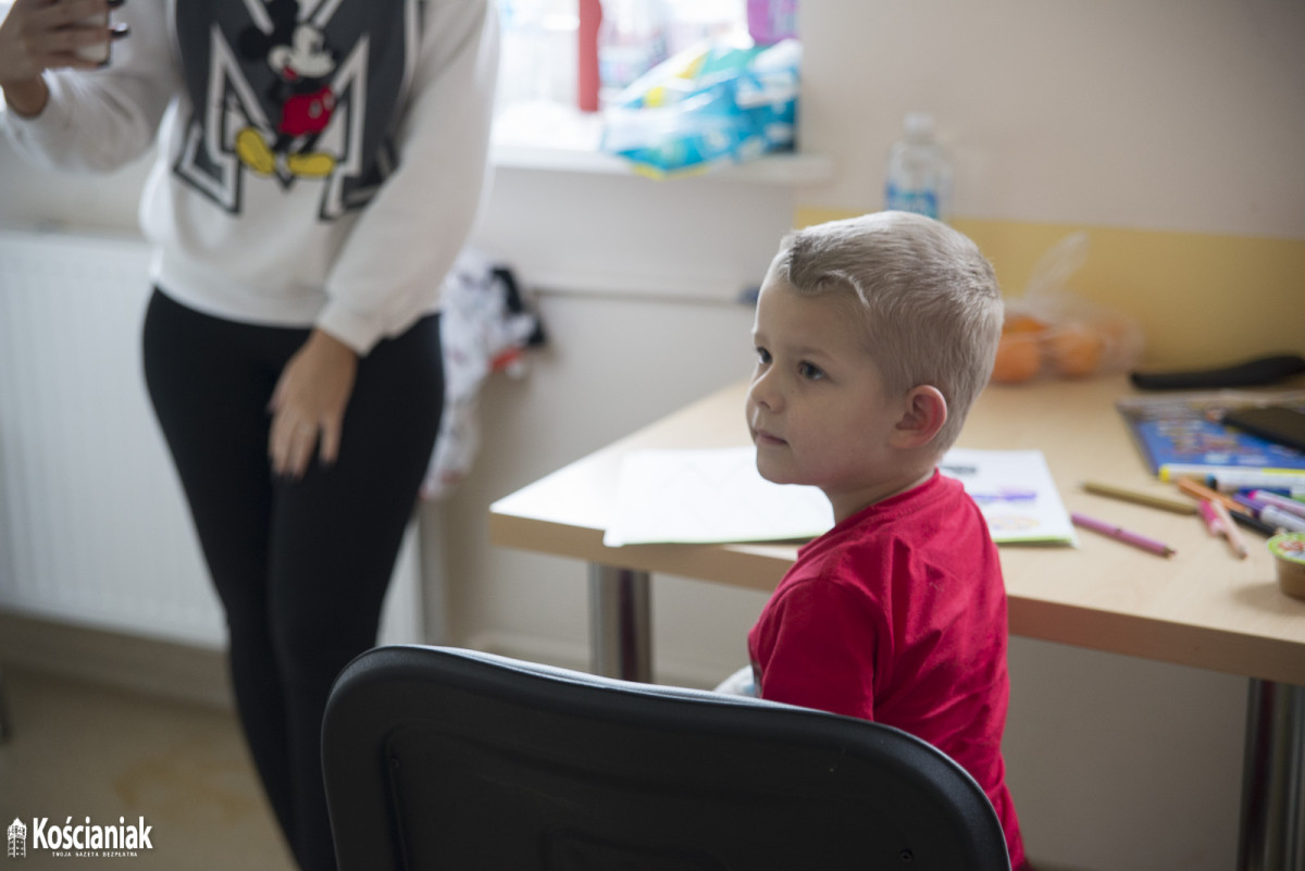 Święty Mikołaj odwiedził dzieci w szpitalu w Kościanie [ZDJĘCIA]