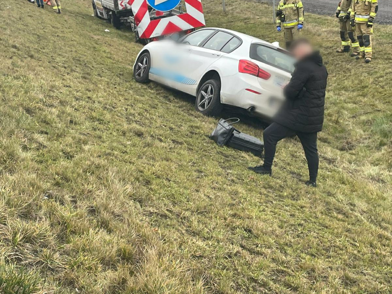 Wjechał w auto służb drogowych na S5 [ZDJĘCIA]