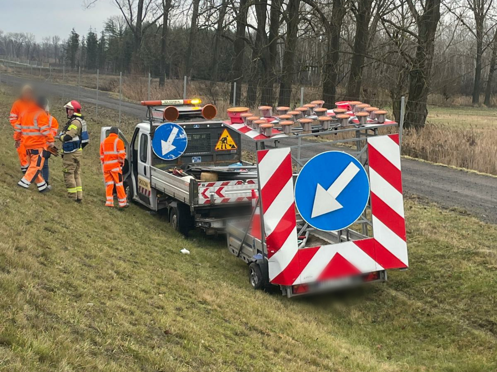 Wjechał w auto służb drogowych na S5 [ZDJĘCIA]