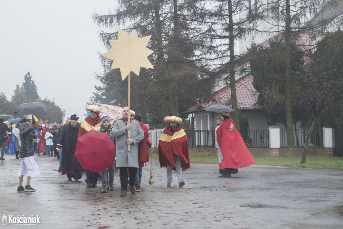 Orszak Trzech Króli przeszedł ulicami Kościana [ZDJĘCIA]