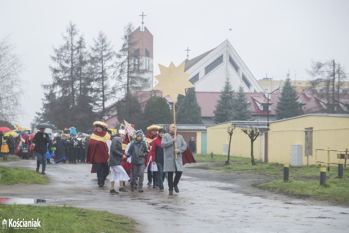 Orszak Trzech Króli przeszedł ulicami Kościana [ZDJĘCIA]