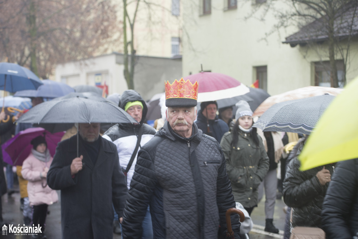Orszak Trzech Króli przeszedł ulicami Kościana [ZDJĘCIA]
