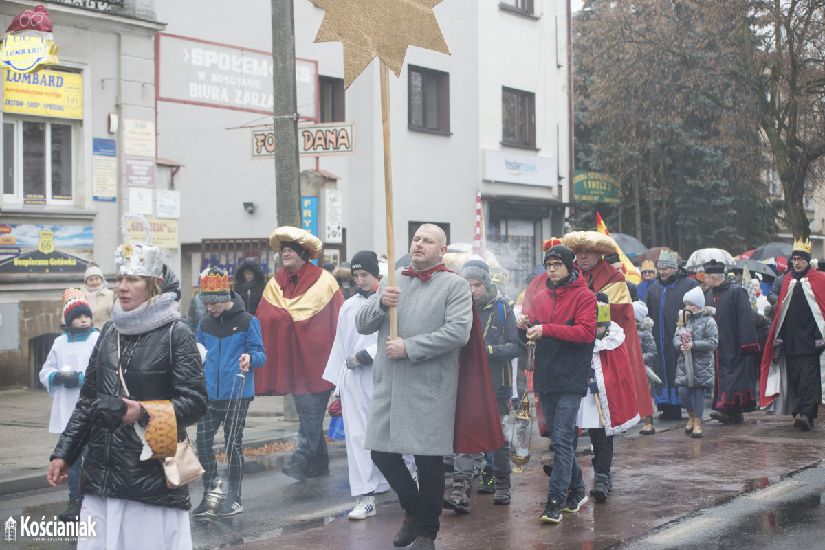 Orszak Trzech Króli przeszedł ulicami Kościana [ZDJĘCIA]