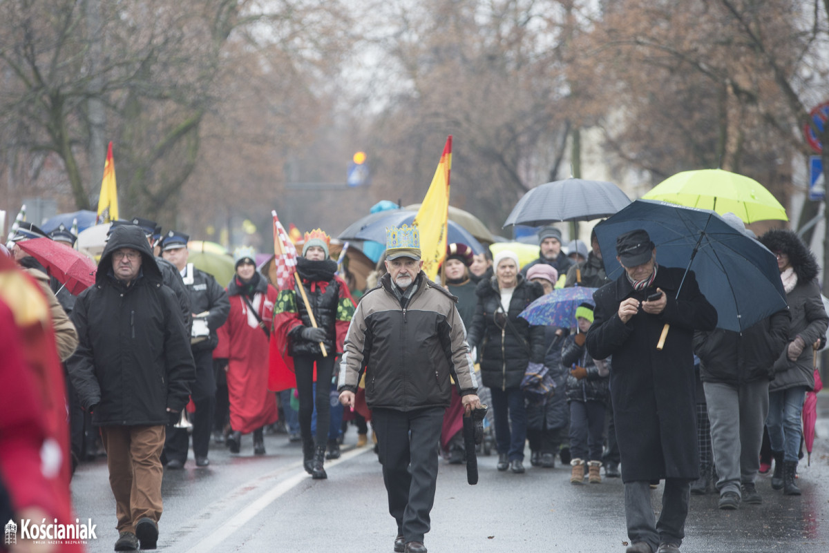 Orszak Trzech Króli przeszedł ulicami Kościana [ZDJĘCIA]