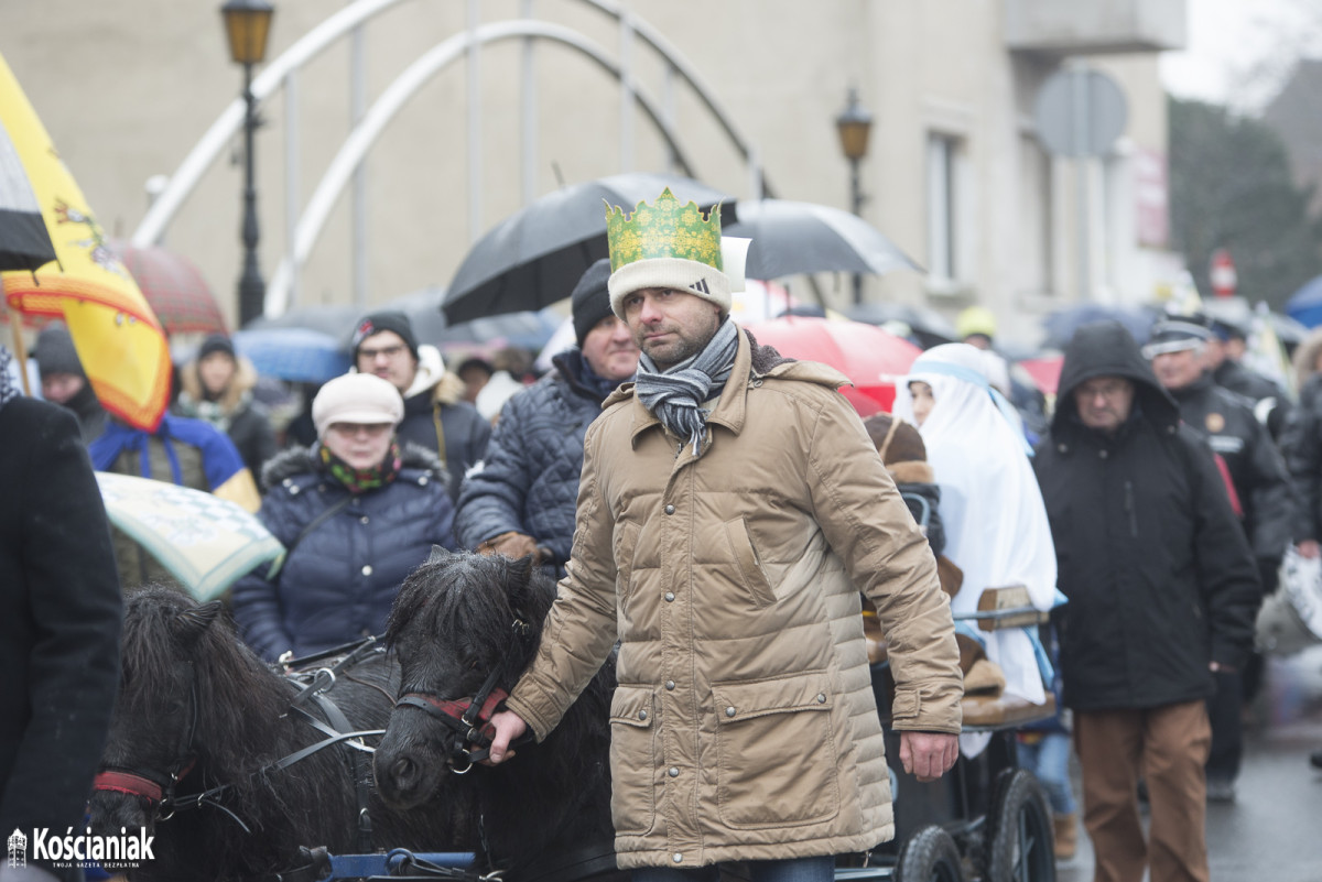 Orszak Trzech Króli przeszedł ulicami Kościana [ZDJĘCIA]