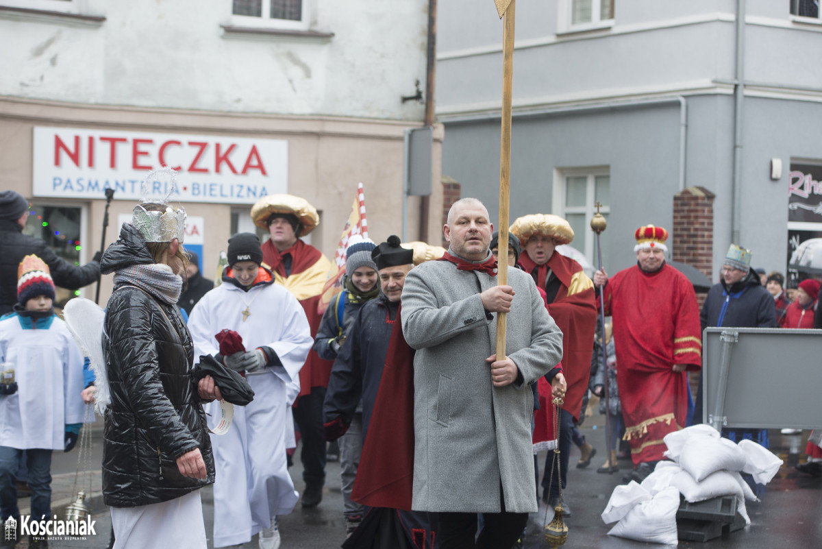 Orszak Trzech Króli przeszedł ulicami Kościana [ZDJĘCIA]