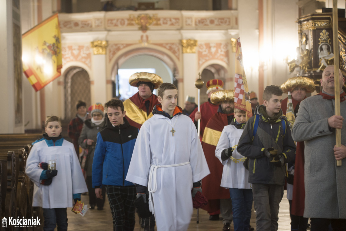 Orszak Trzech Króli przeszedł ulicami Kościana [ZDJĘCIA]