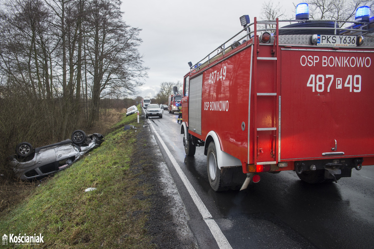 Zderzenie trzech aut. Sprawca był pijany [ZDJĘCIA]