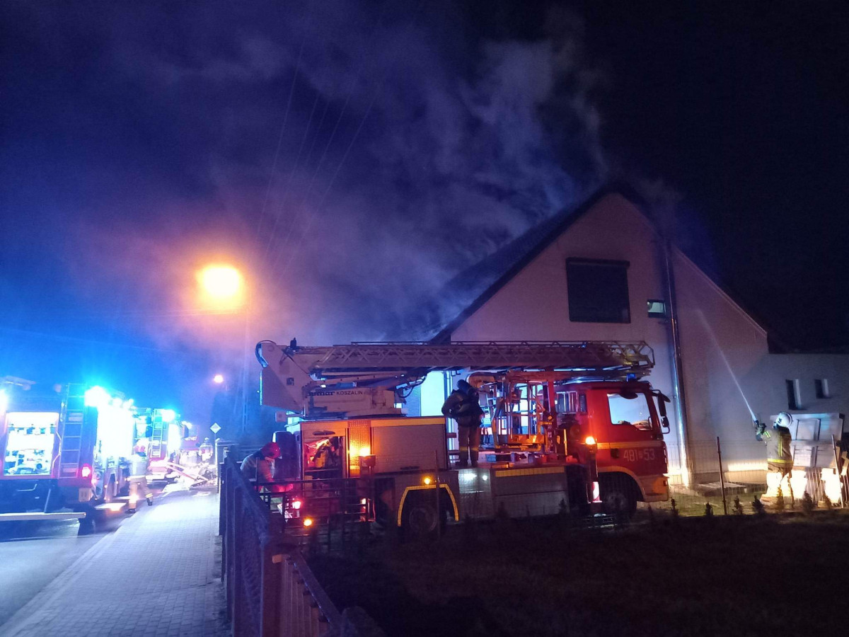 Pożar poddasza w domu mieszkalnym w Widziszewie [ZDJĘCIA]