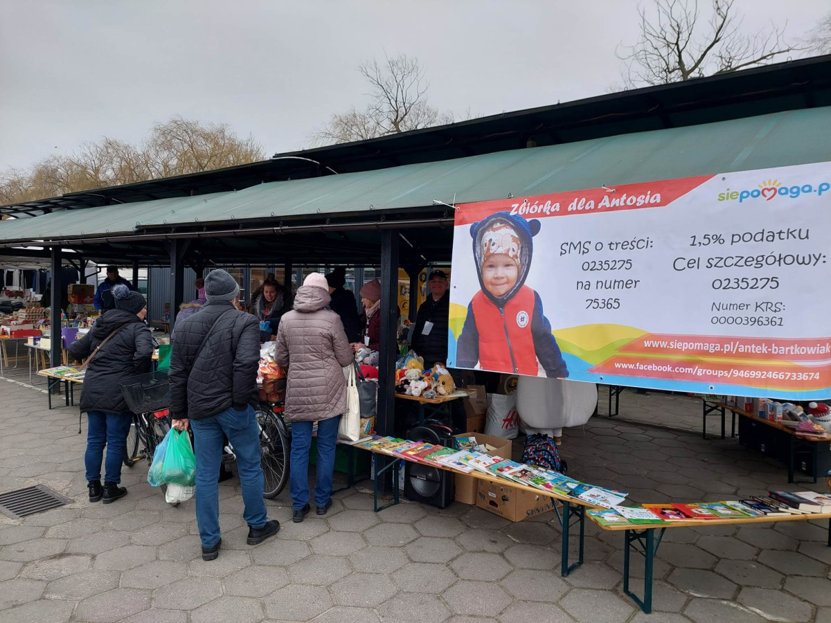 Kiermasz dla Antosia na targowisku w Kościanie