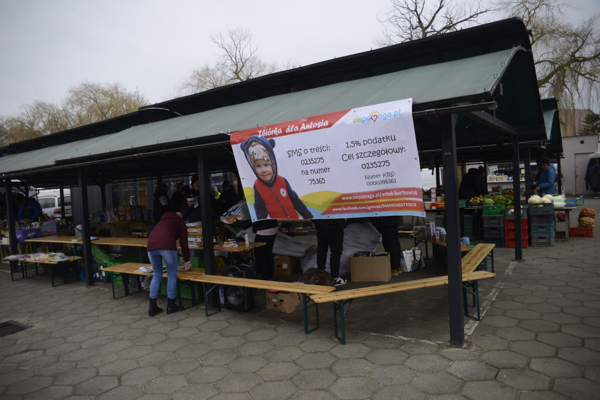 Kiermasz dla Antosia na targowisku w Kościanie