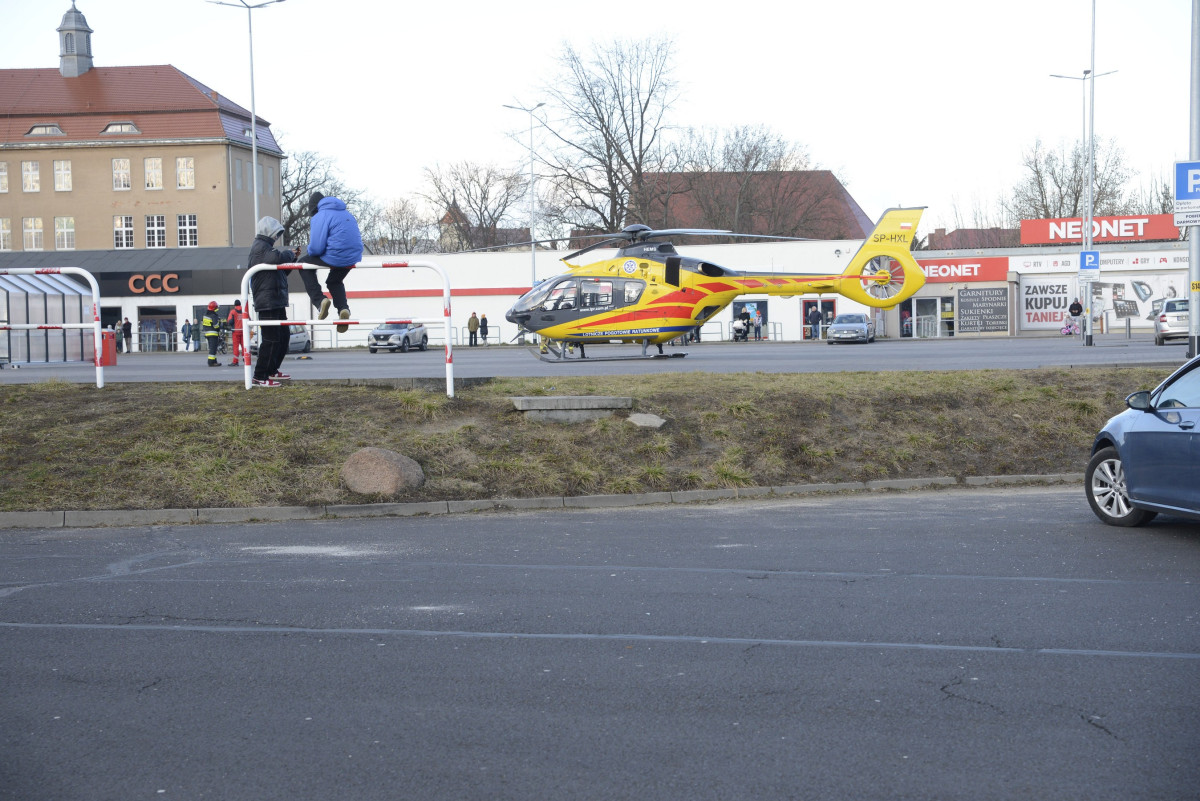 Śmigłowiec pogotowia lądował przy Kauflandzie [ZDJĘCIA]