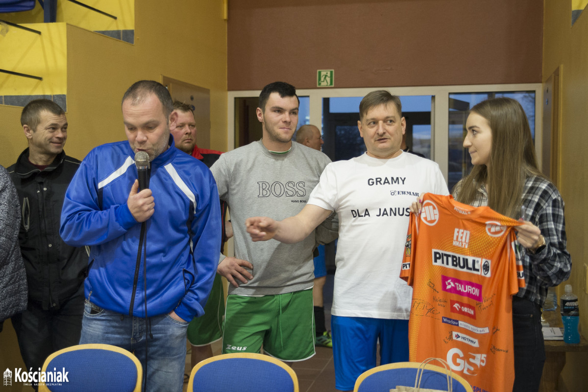 Turniej halowy dla Janusza Sikory [ZDJĘCIA]