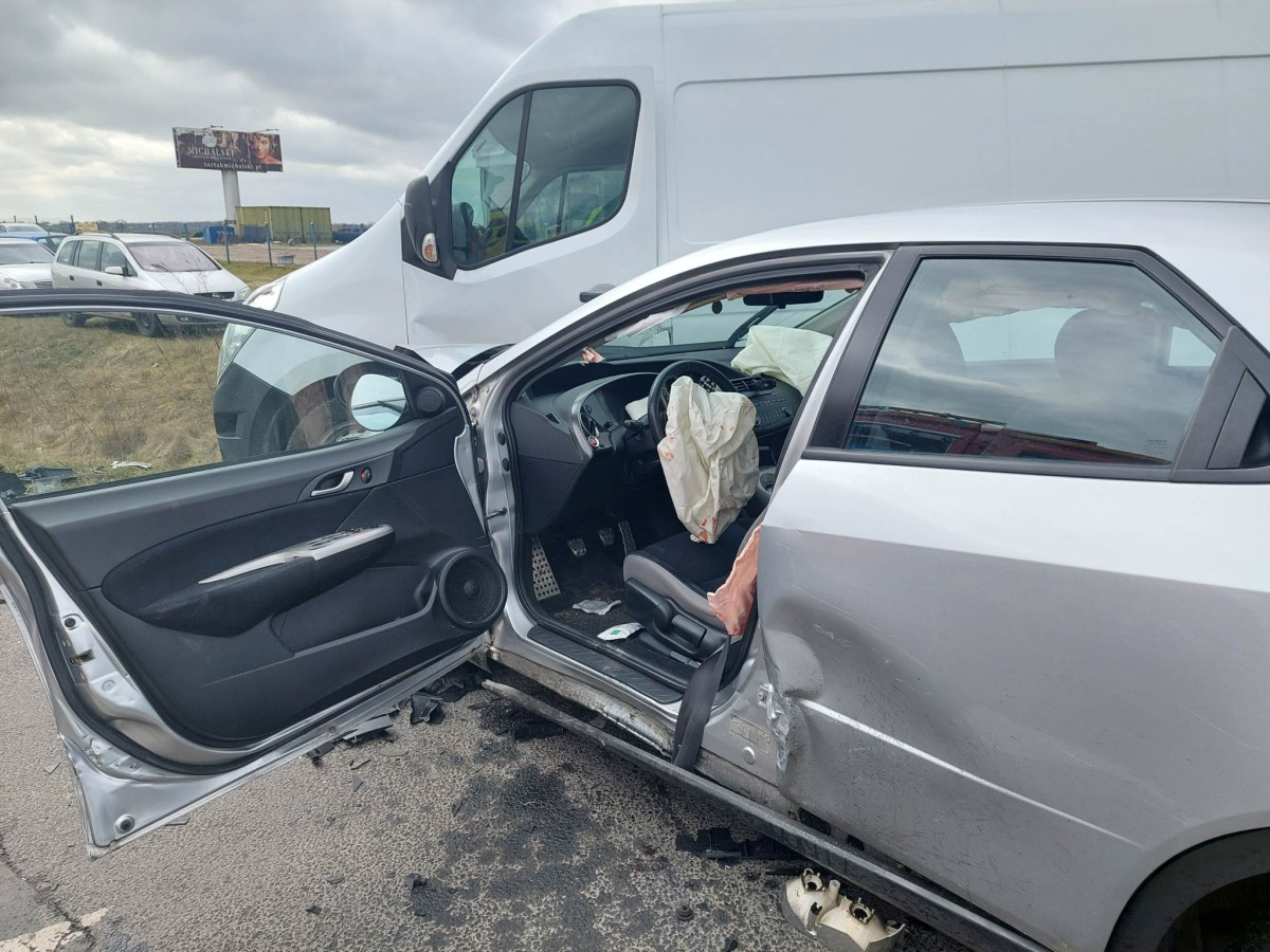 Poważny wypadek na skrzyżowaniu Stare Oborzyska-Kurowo [ZDJĘCIA]