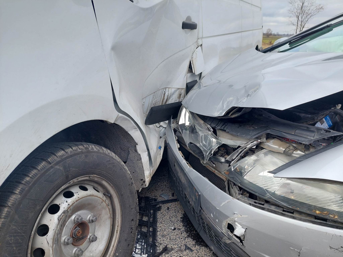 Poważny wypadek na skrzyżowaniu Stare Oborzyska-Kurowo [ZDJĘCIA]