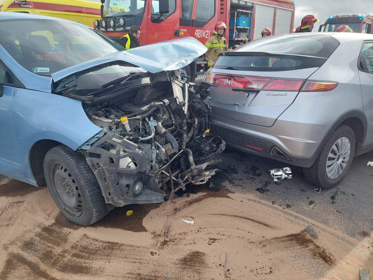 Poważny wypadek na skrzyżowaniu Stare Oborzyska-Kurowo [ZDJĘCIA]